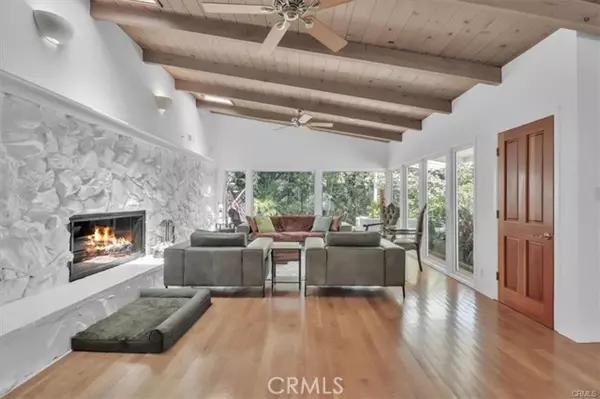 Beverly Hills, CA 90210,9466 Hidden Valley Place