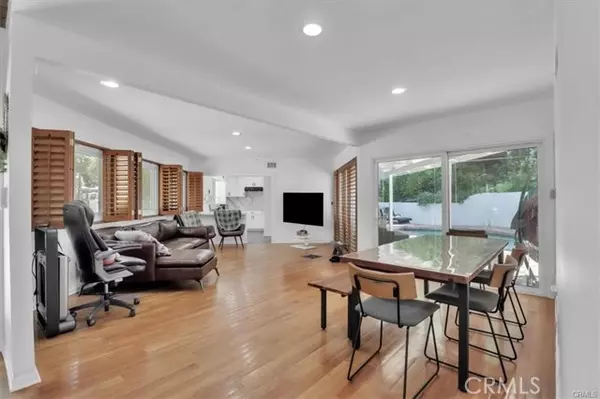 Beverly Hills, CA 90210,9466 Hidden Valley Place