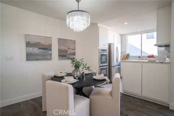 Encino (los Angeles), CA 91316,5429 Newcastle #301