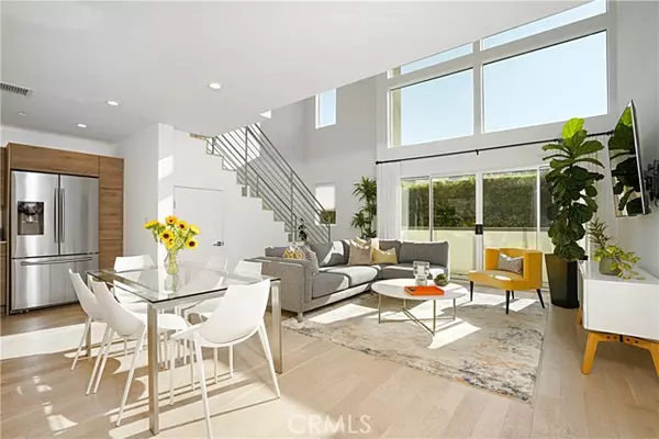 5409 W Wilshire Vista, Los Angeles, CA 90019