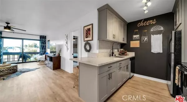 Playa Del Rey (los Angeles), CA 90293,7742 Redlands Street #H3025