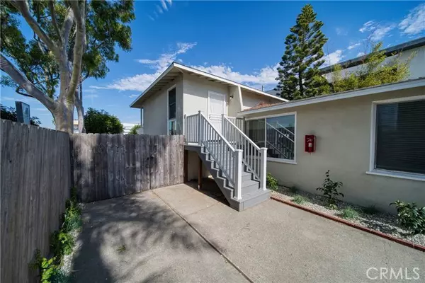 Manhattan Beach, CA 90266,926 Manhattan Beach Blvd