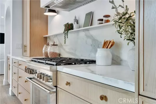 Redondo Beach, CA 90277,470 Camino De Encanto