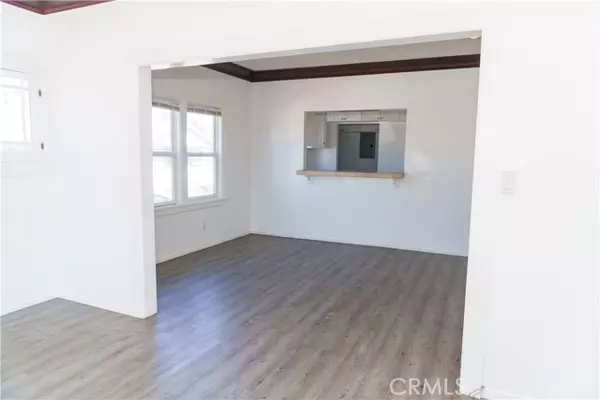 Los Angeles, CA 90062,5700 Cimarron St