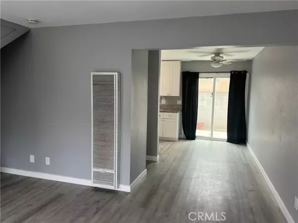 Long Beach, CA 90805,136 W 53rd Street #A