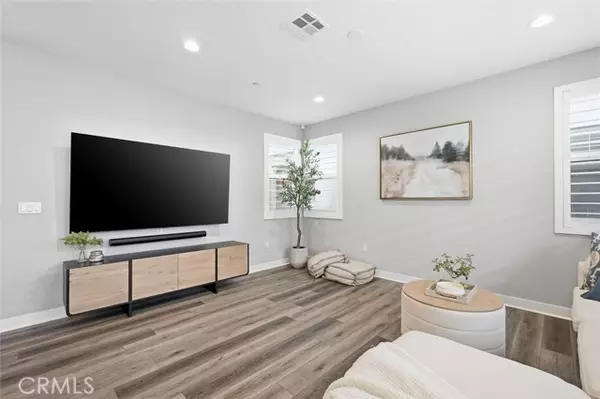 Gardena, CA 90249,2144 Swallowtail Walk