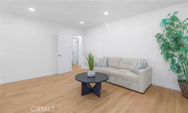 Compton, CA 90220,870 E 148th