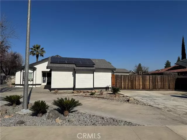 1116 E Cambridge Avenue, Visalia, CA 93292