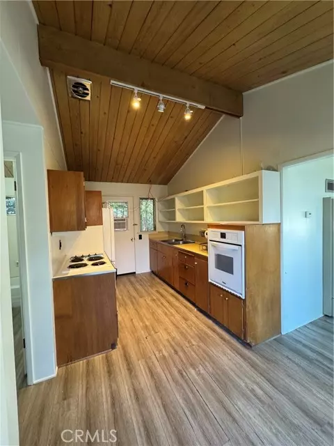 Solvang, CA 93463,1544 Oak Street