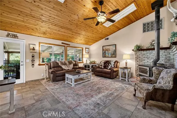 Chico, CA 95973,24 Roseanna Court