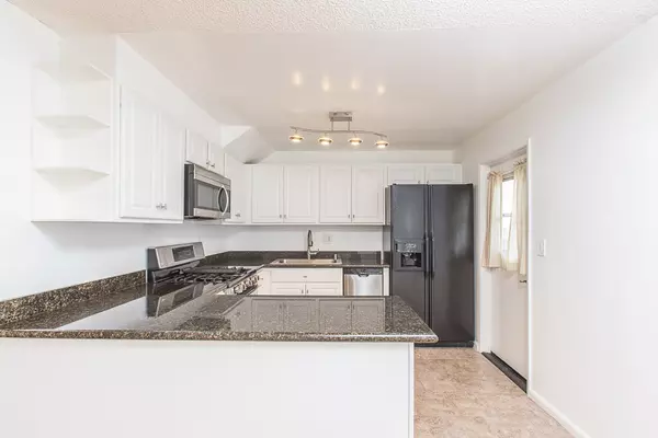 20246 Cohasset Street #15, Winnetka (los Angeles), CA 91306