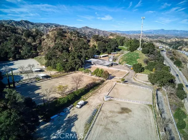 22945 Coltrane Avenue, Newhall (santa Clarita), CA 91321