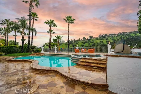 24050 Park Casino, Calabasas, CA 91302