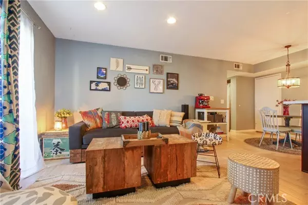 24439 Leonard Tree Lane #102, Newhall (santa Clarita), CA 91312