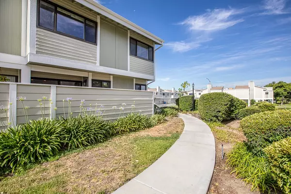 27122 Crossglade Avenue #1, Canyon Country (santa Clarita), CA 91351