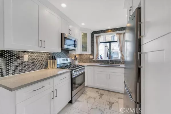 18014 River Circle #6, Canyon Country (santa Clarita), CA 91387