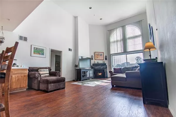 11044 Acama Street #302, Studio City (los Angeles), CA 91602