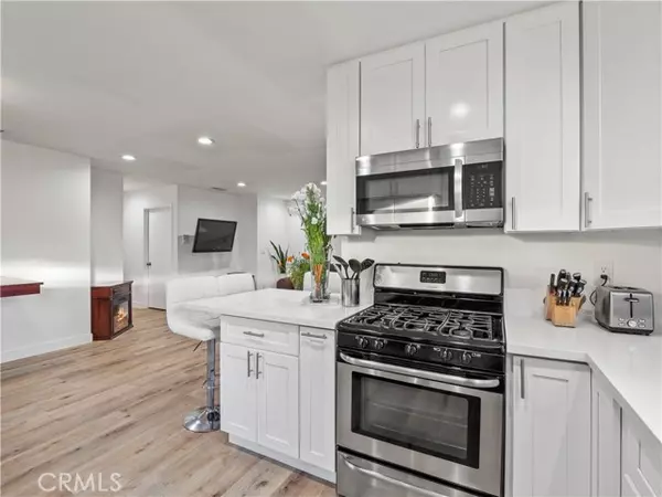 23530 Newhall Avenue #1, Newhall (santa Clarita), CA 91321