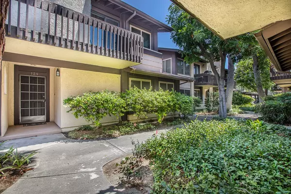 6716 Clybourn Avenue #124, North Hollywood (los Angeles), CA 91606
