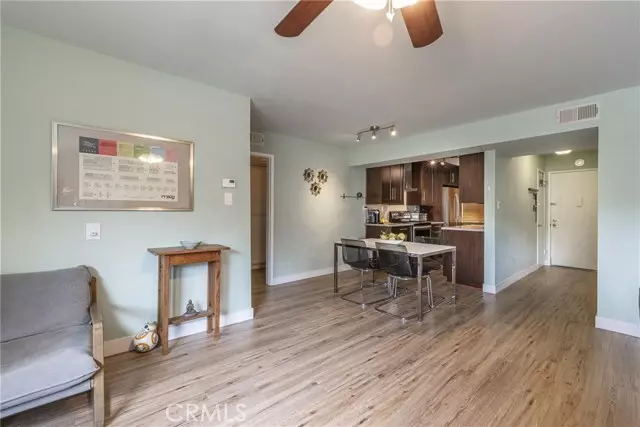 Studio City (los Angeles), CA 91604,12801 Moorpark Street #101