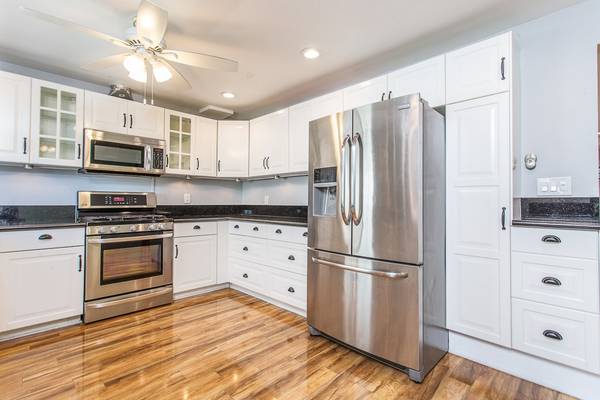 19540 Sherman Way #604, Reseda (los Angeles), CA 91335