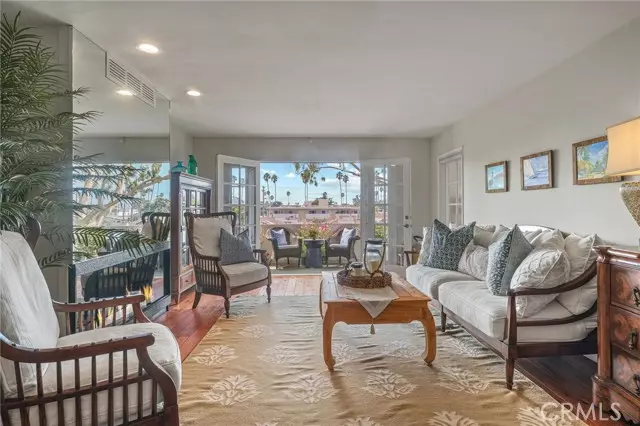 Santa Monica, CA 90403,901 10th #310