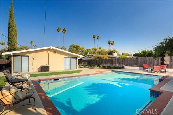6233 Oakdale Avenue, Woodland Hills (los Angeles), CA 91367