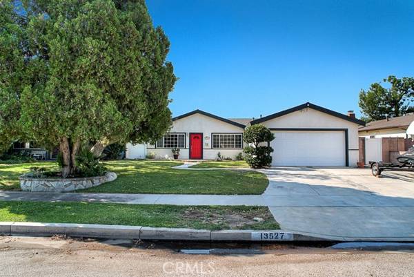 13527 Phillippi Avenue, Sylmar (los Angeles), CA 91342