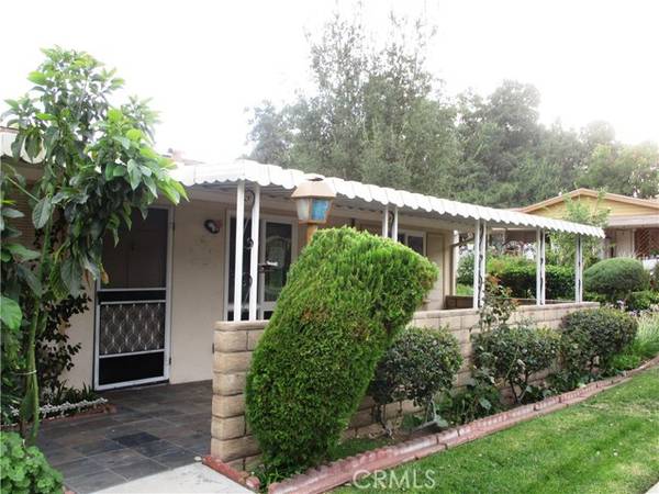 26755 Whispering Leaves #A, Newhall (santa Clarita), CA 91321