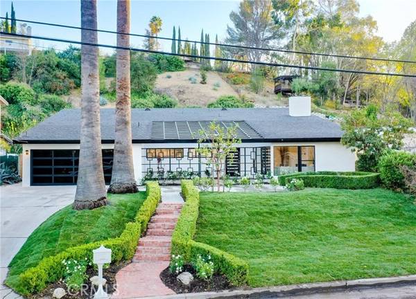 23256 Calvert Street, Woodland Hills (los Angeles), CA 91367