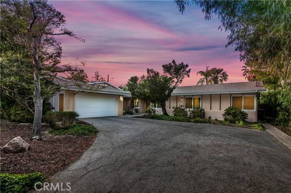 24345 Crestlawn Street, Woodland Hills (los Angeles), CA 91367