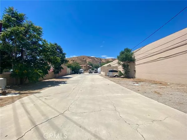 18015 Sierra, Canyon Country (santa Clarita), CA 91351