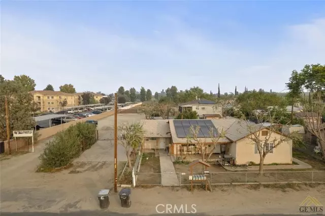 698 Comanche Drive, Arvin, CA 93203