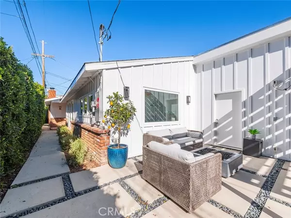 11315 Victoria Avenue, Mar Vista, CA 90066