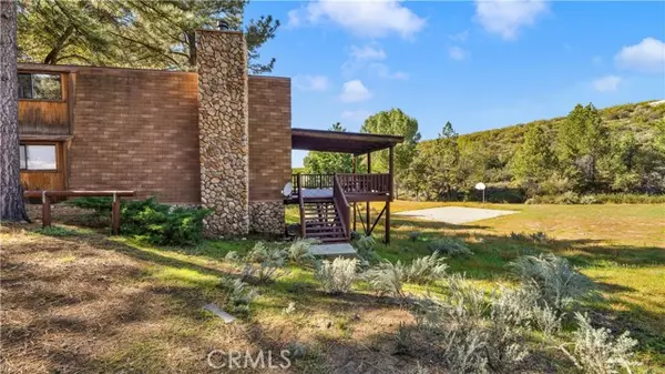 33685 Pathfinder Road, Mountain Center, CA 92561