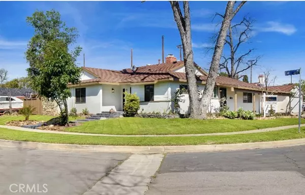 7633 Loma Verde Avenue, Canoga Park (los Angeles), CA 91304