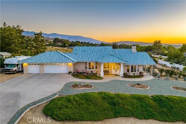 32005 Muirfield Drive, Llano, CA 93544