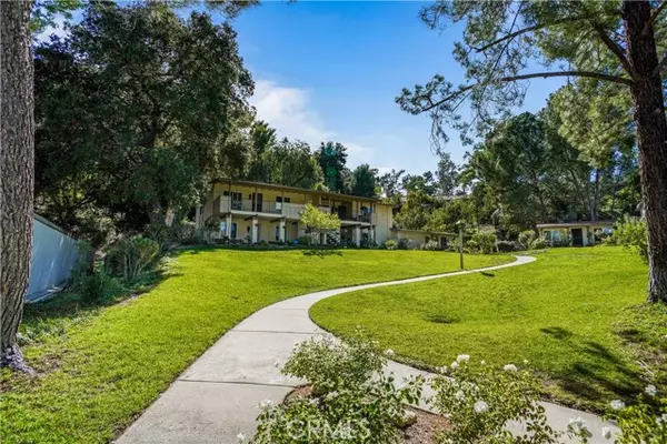 26351 Oak Plain Drive #D, Newhall (santa Clarita), CA 91321