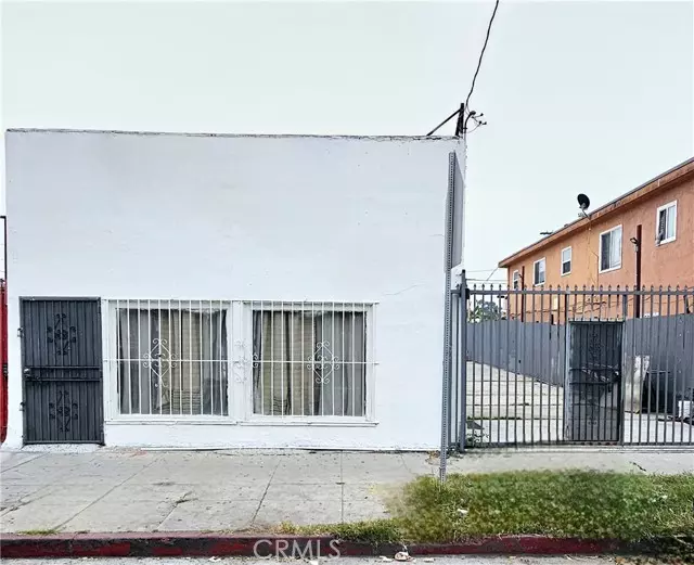 Los Angeles, CA 90011,4606 Compton Avenue