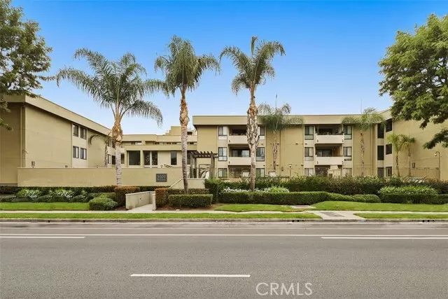 Sherman Oaks, CA 91423,5009 Woodman Avenue #109