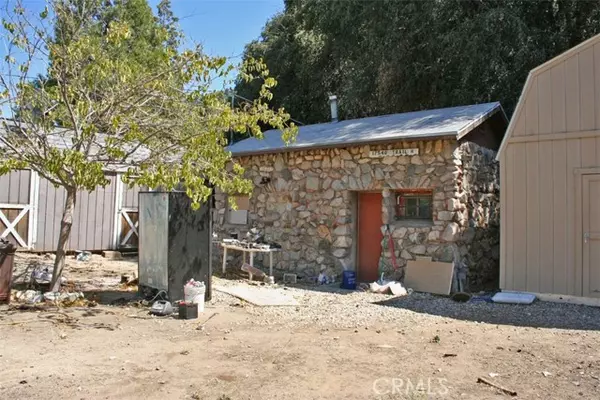 17548 Trail N, Lake Hughes, CA 93532