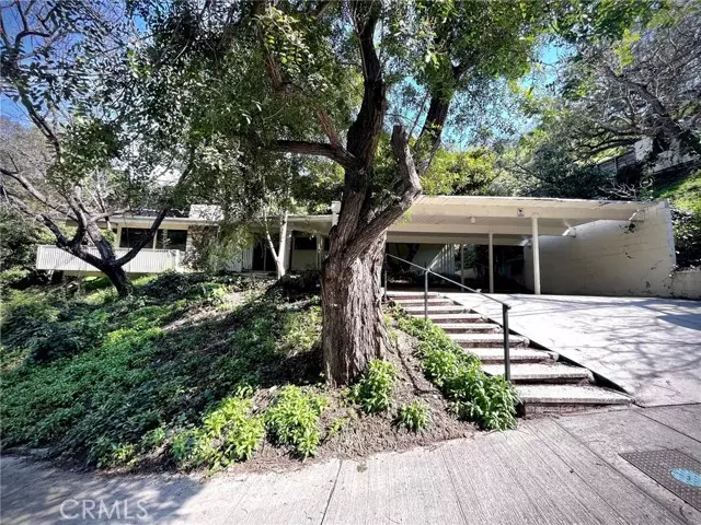 Sherman Oaks, CA 91423,3920 Weslin Avenue