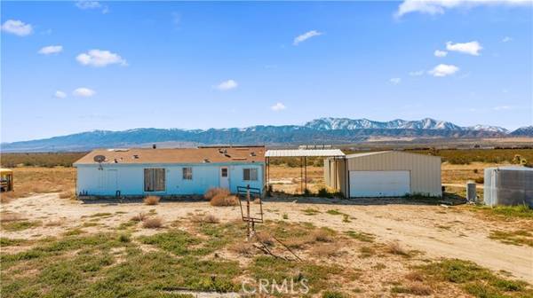 21001 E Avenue U, Llano, CA 93544