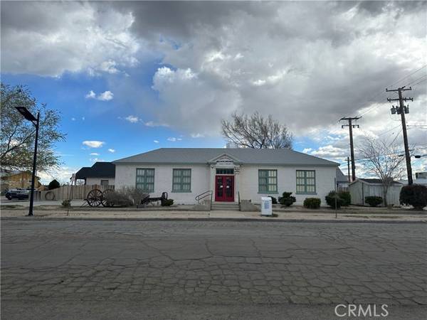 2320 Belshaw Street, Mojave, CA 93501