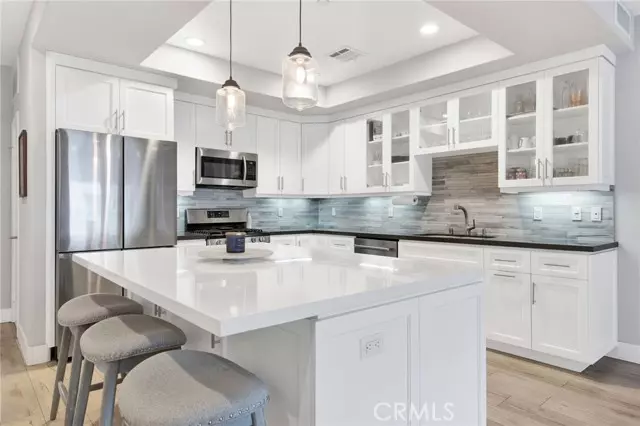 Sherman Oaks, CA 91411,15237 Weddington Street #4