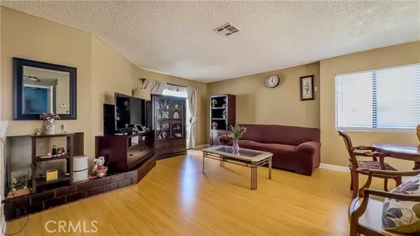 North Hills (los Angeles), CA 91343,8419 Orion Avenue #1