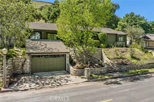 4057 Woodcliff Road, Sherman Oaks, CA 91403