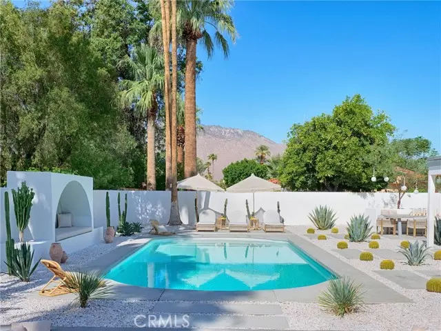 5207 E Cherry Hills Drive, Palm Springs, CA 92264