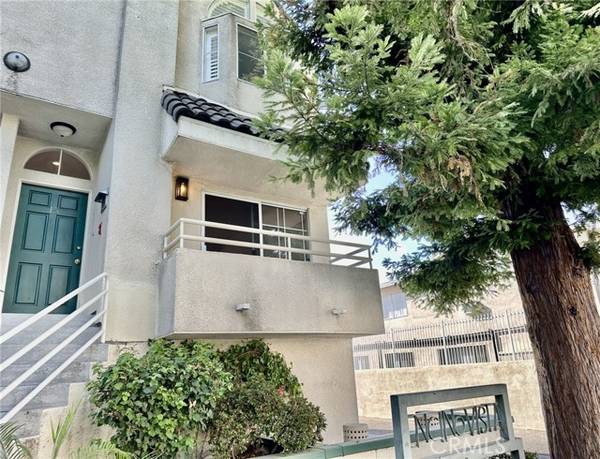 5145 Yarmouth Avenue #15,  Encino (los Angeles),  CA 91316