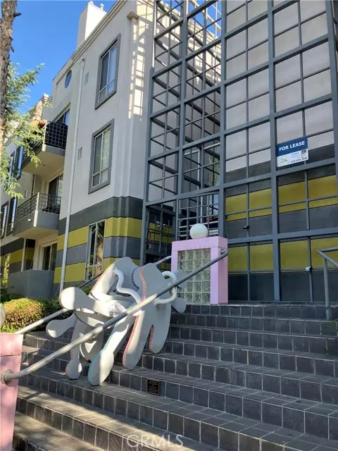 884 PALM Avenue #302, West Hollywood, CA 90069